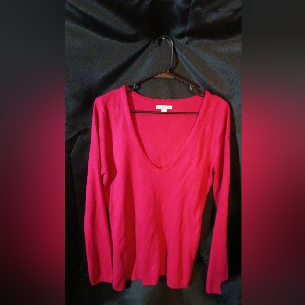 New York & Company  fuschia sweater sz med